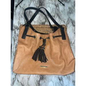 Liz Claiborne Leanne 4 Poster Shoulder Bag